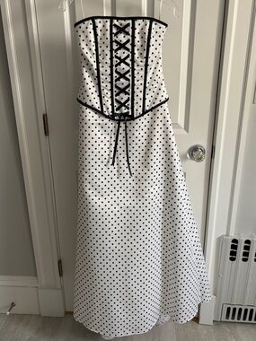 Polka Dot Prom Princess. 90s Jessica 
McClintock for Gunne Sax. Size 5/6 Gown